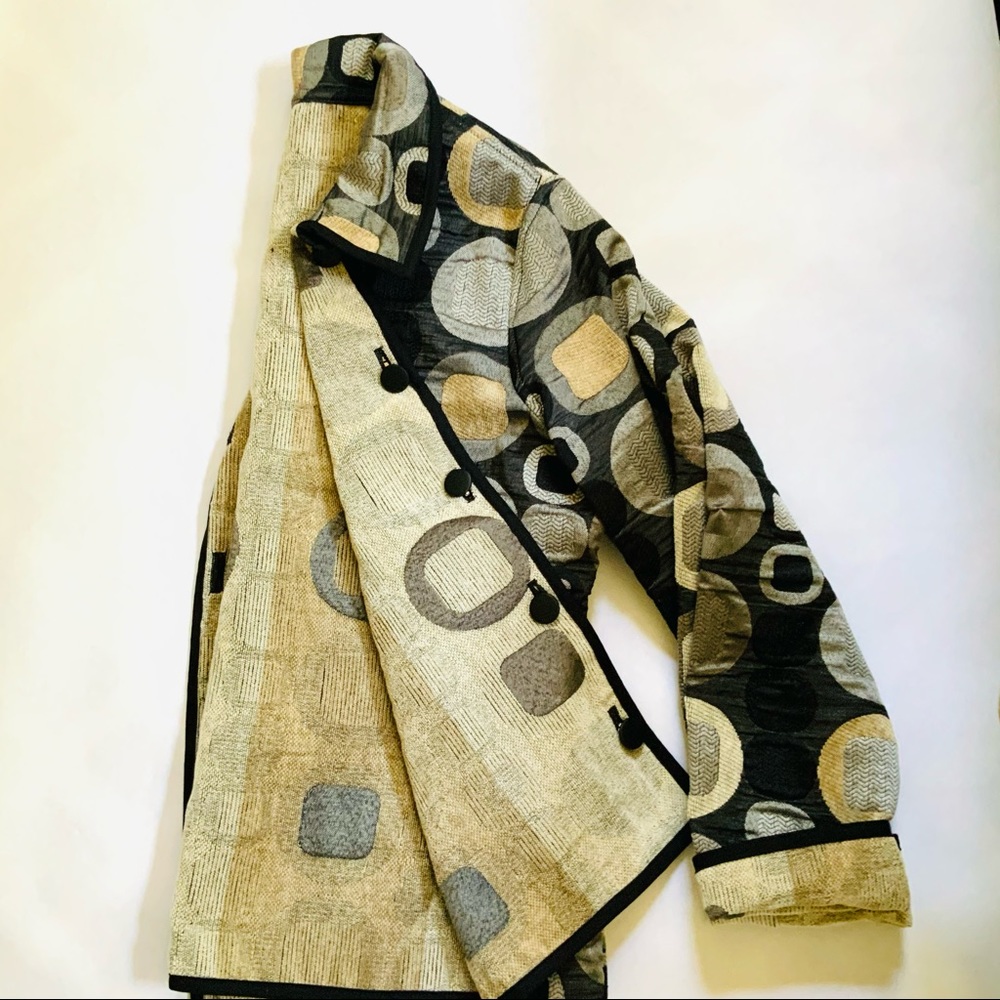 Ladies Reversible Jacket With Dual Buttons - image 6